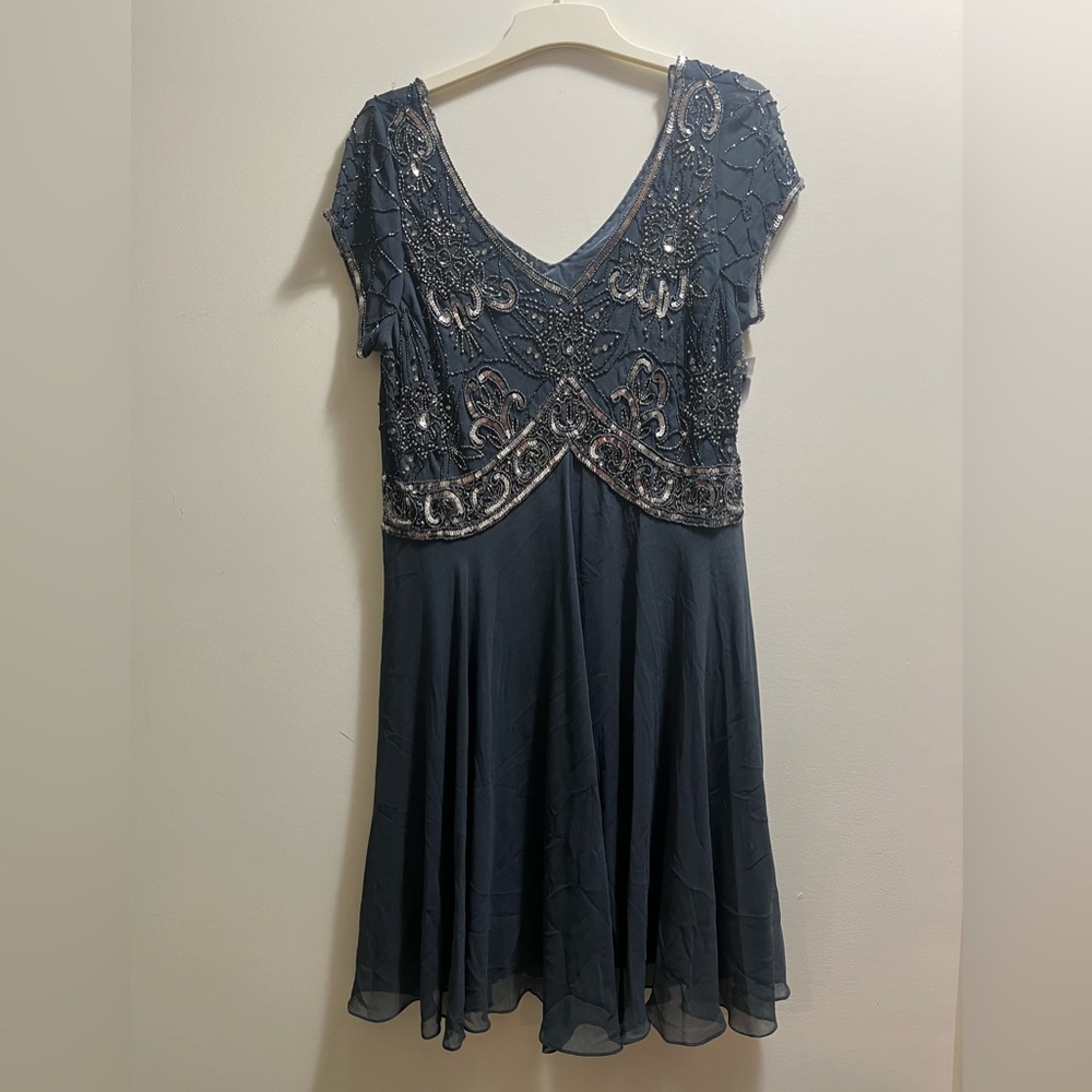 J Kara Women's Cap Sleeve V-Neck Beaded Dress sz 16